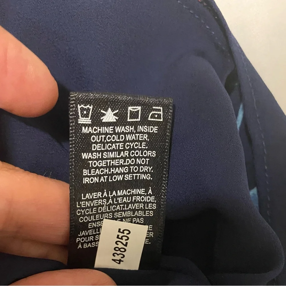 RW&CO. Navy Floral Blouse - Picture 5 of 7